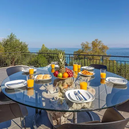 Villa Apanemia Mare