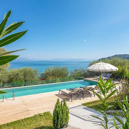 Villa Apanemia Mare